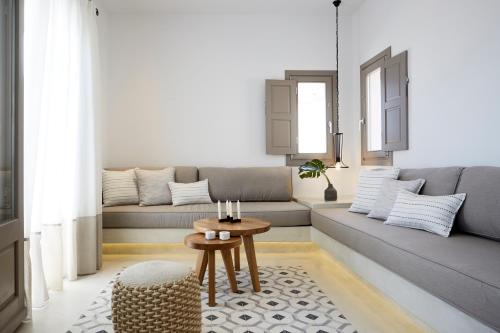 White & Co. La Torre Suites - image 9