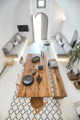  White & Co. La Torre Suites in Pirgos