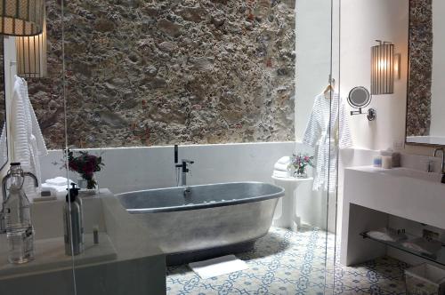 151275860 Hotel Casa Blanca 7