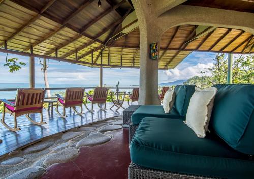 Tuvākā izklaides vieta, La Cusinga Lodge in Ballena