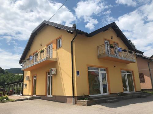  Apartment & Rooms Thomas in Korenica
