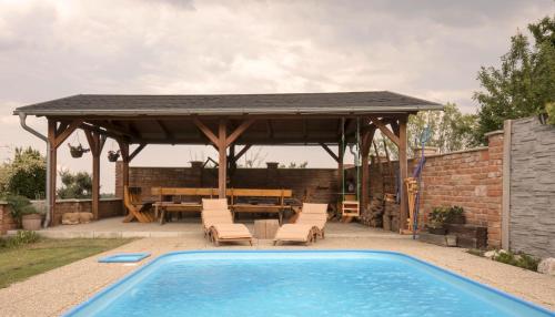 Penzion Živá Pálava (Penzion Ziva Palava) in 克倫特尼察烏米古洛華