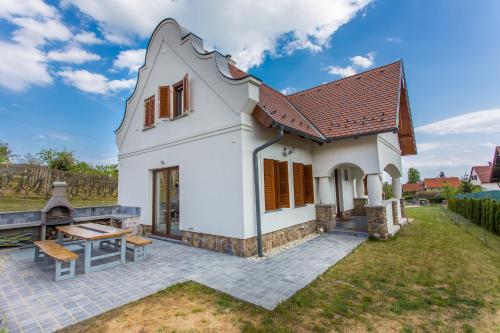  VIVAZA Villa Szigliget in Szigliget