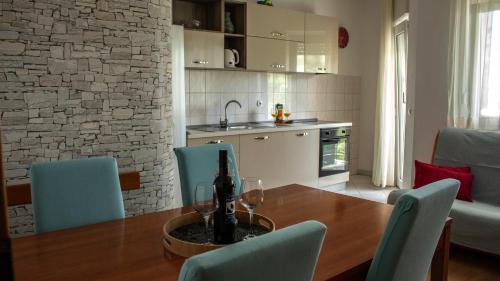 Apartments Dalmatino - image 5