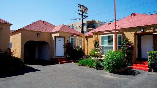 El Royale Hotel - Near Universal Studios Hollywood in Los Angeles, USA
