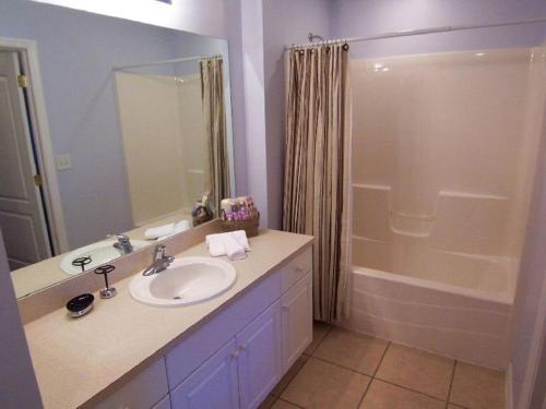 SEA STAR VILLA 1006 - image 9