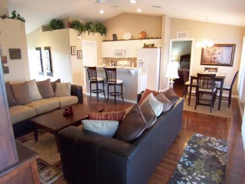 SEA STAR VILLA 1006 - image 3