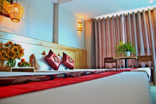 Sapa Aroma Hotel - Tap to explore photos