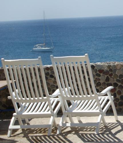 Akrotiri Hotel - image 5