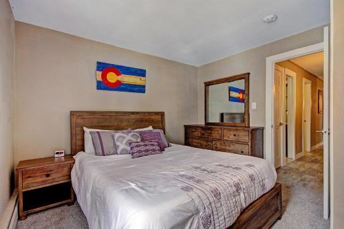 Peak 8 Village E35 Condo - main image