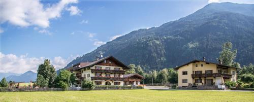 Ferienhof Stadlpoint - Accommodation - Ried im Zillertal