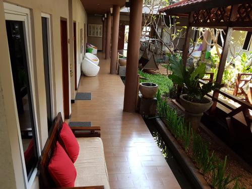 Narisha Guesthouse Narisha Guesthouse is conveniently located in the popular Kupang area. Featuring a satisfying list of amenities, guests will find their stay at the property a comfortable one. Free Wi-Fi in all rooms,