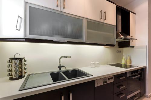 Acropolis Stylish Suite - image 4
