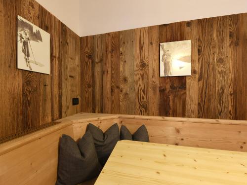 Two-Bedroom Apartment with Balcony (4/5 Adults)