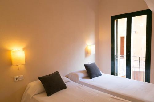 2 bedroom apartment in Sa Punta Begur- Sea views terrace pool and access to the beach (Ref:H29) - image 9