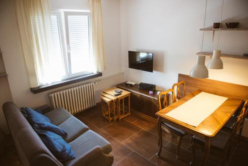 Stan u samom centru Obrenovca, na Trgu Stan u samom centru Obrenovca, na Trgu