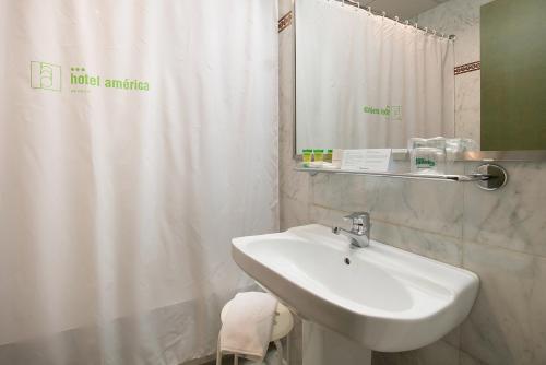 Hotel América Sevilla, Севилья (фото 11)