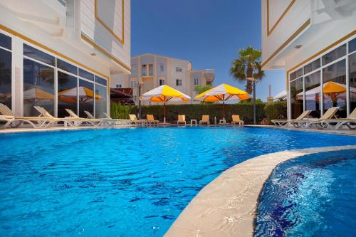 Golden Orange Hotel - image 11