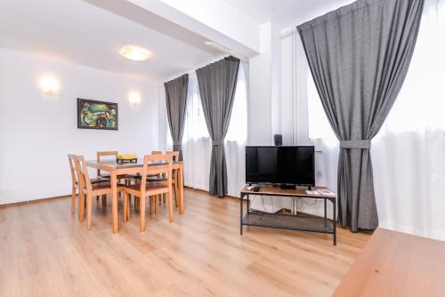 Eleganto - Central 2BD Stylish Apartment by Flat Mаnager, Sofia (zdjęcie 5)