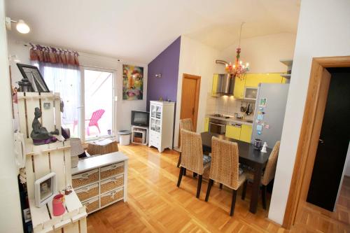  Gallery, Pension in Solin