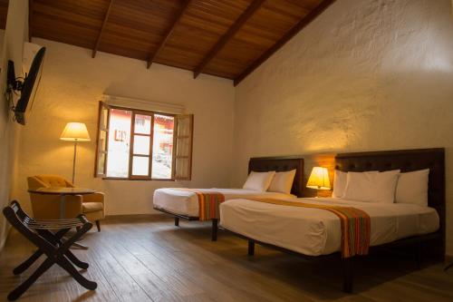 雷鳥普埃布羅度假酒店及會議中心 Thunderbird El Pueblo Resort & Convention Center