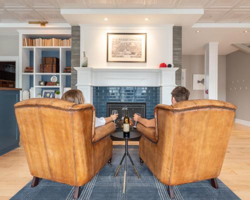 Lobi, The Whaler's Inn in Mystic (CT)