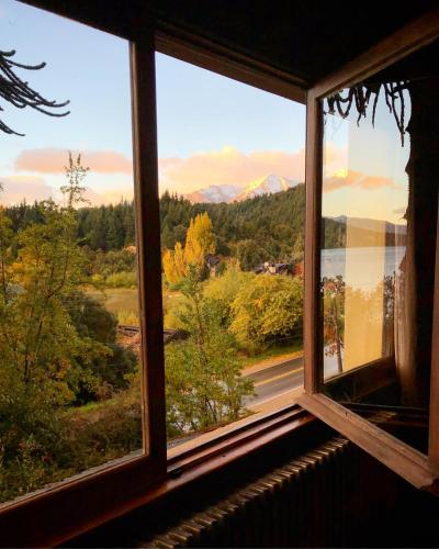 Los Juncos Patagonian Lake House - image 3