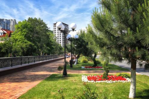 Studio Apartment on Krymskaya 77v