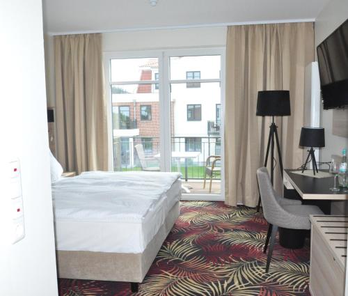 Double Room with Balcony or Terrace image 6