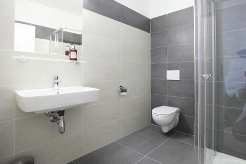 Apartment with Balcony image 4