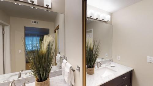 Chase Suite Hotel Newark-Fremont Room Type - One-Bedroom Suite - 2 Double Beds