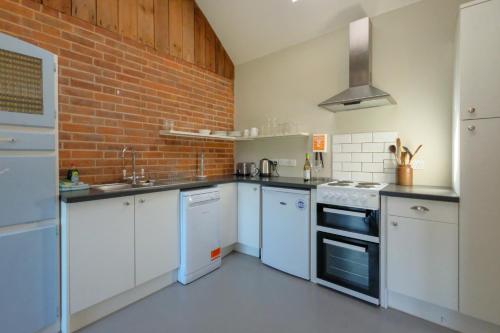 The Dairy Cottage - image 5