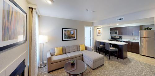 Chase Suite Hotel Newark Fremont - Newark