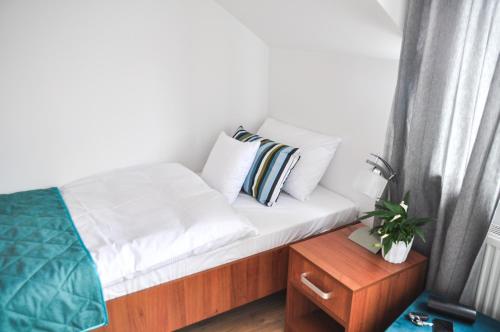 2 twin beds