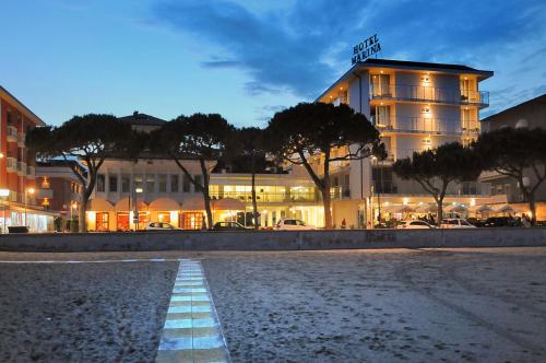 Marina Palace Hotel - image 6