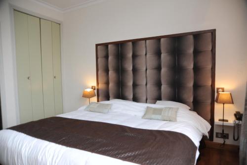 1 queen bed, 1 twin bed