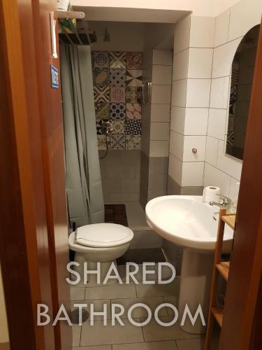 Double or Twin Room with Shared Bathroom image 3