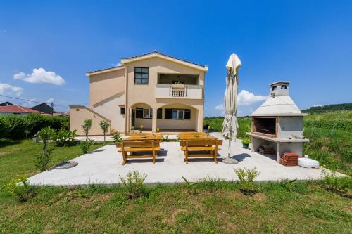  Apartmani Nella, Unterkunft in Zadar