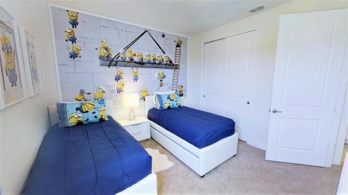 6 Bedroom Vacation Home with Pool (1829) - image 2