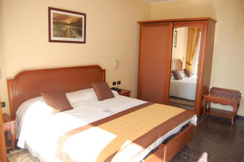 Comfort Double Room image 3