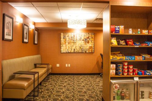 Comfort Inn & Suites Copley Akron