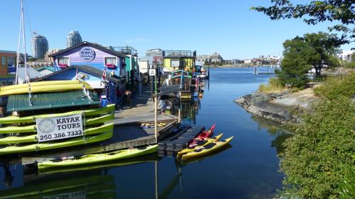 A Float Home B&B in Fisherman’s Wharf