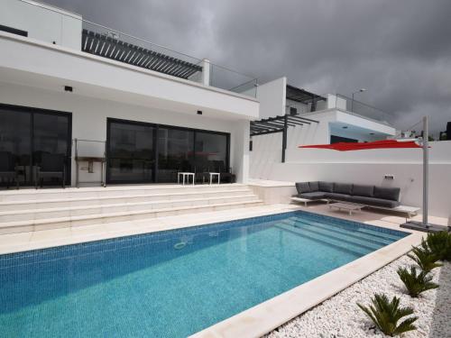 Comfortable villa in Coto with swimming pool