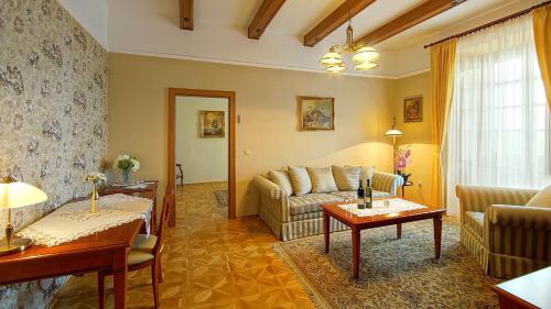 Hotel Akademie a depandance Vila Jarmila - image 3