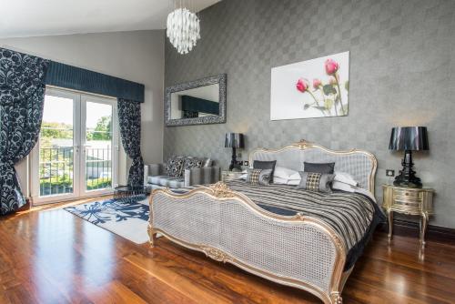 Windermere Suites - image 10