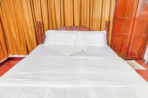 

Houseboat stay for 3, by GuestHouser