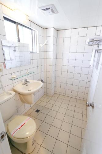 Standard Quadruple Room image 5