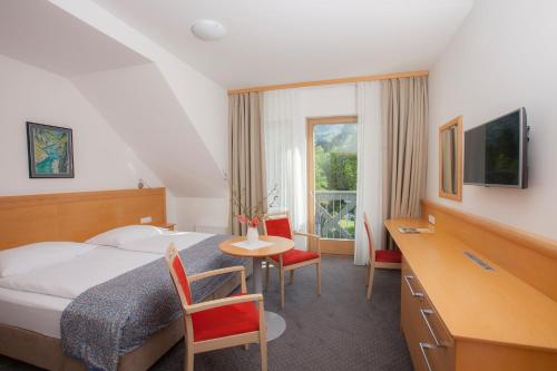 Hotel Jezero - image 2
