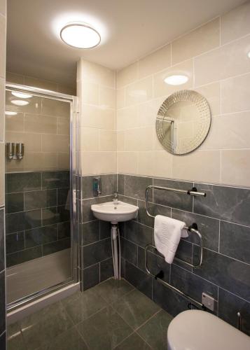 Lochside Guest House - image 13