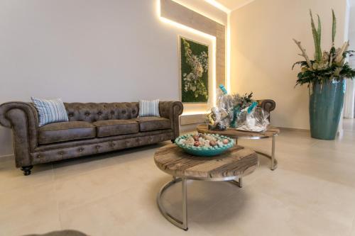 Love & Fama Hotel - image 2
